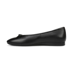 Larissa Wedge Flat
